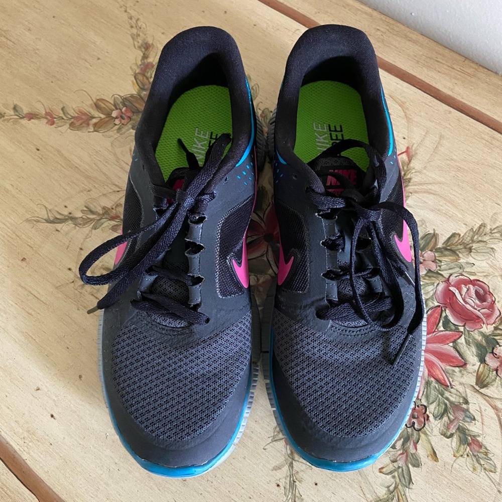 Nike Free Run 3 Sneakers